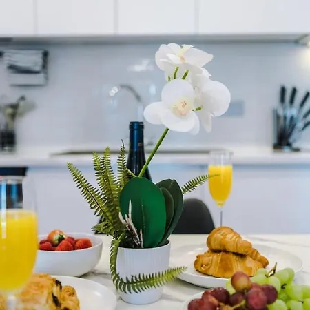 Windmill Suite- Modern 2 Bed 2 Bath With Concierge Perfect For Leisure, Business And Contractor By Dreamluxe